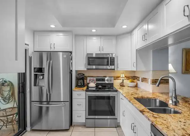 Property at 1405 S Federal Hwy, Delray Beach, FL, 33483, 2 beds, 2 baths, [object Object]