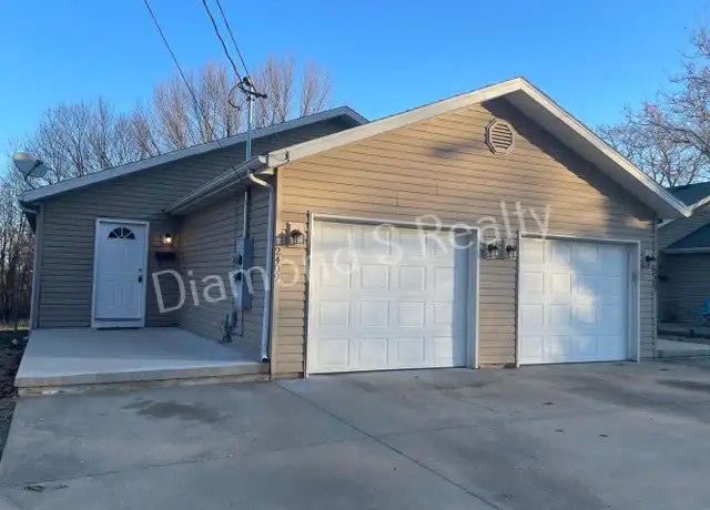 Property at 2409 W High St, Springfield, MO, 65803, 2 beds, 2 baths, [object Object]