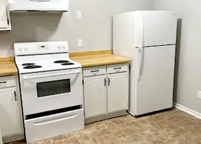 Property at 210 Price Rd Unit 04, Elizabethton, TN, 37643, 2 beds, 1 bath, [object Object]