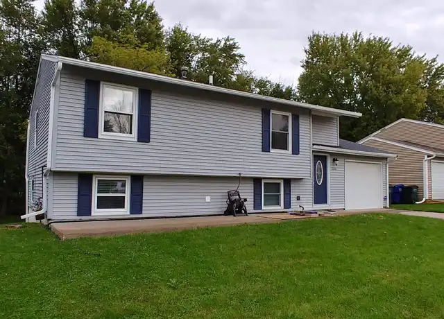 Property at 2646 W 56th St, Davenport, IA, 52806, 4 beds, 1.5 baths, [object Object]