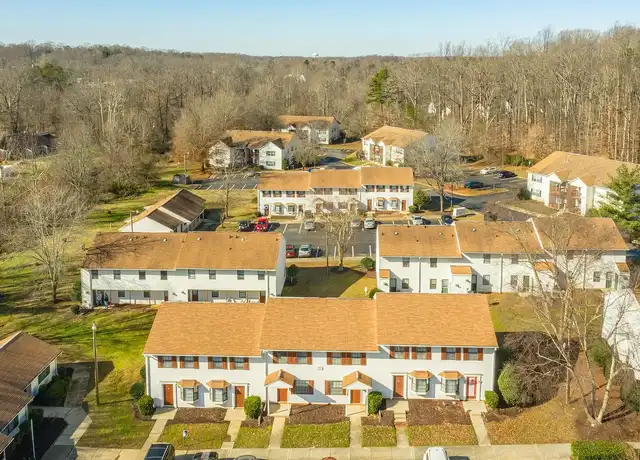 Property at Carolina Woods - 3409 N O.Henry Blvd, Greensboro, NC, 27405, 2 beds, 1 bath, [object Object]