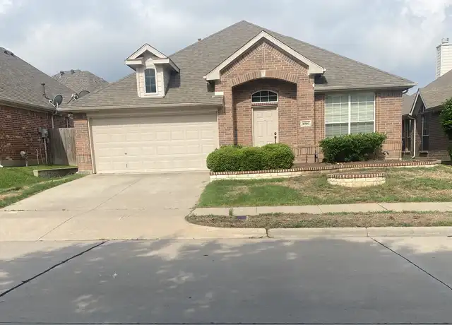 Property at 1901 Chittam Dr, Euless, TX, 76039, 3 beds, 2 baths, [object Object]
