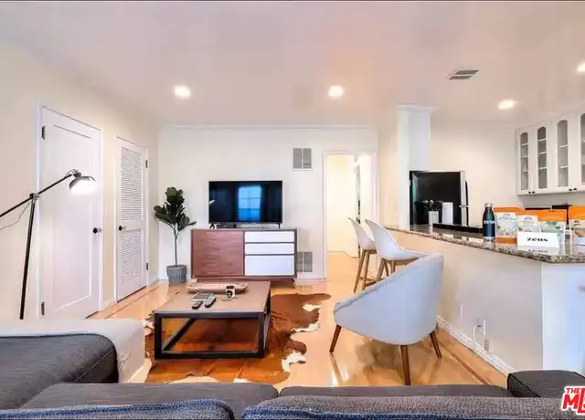 Property at 1111 11th St Unit 3, Santa Monica, CA, 90403, 2 beds, 1.5 baths, [object Object]