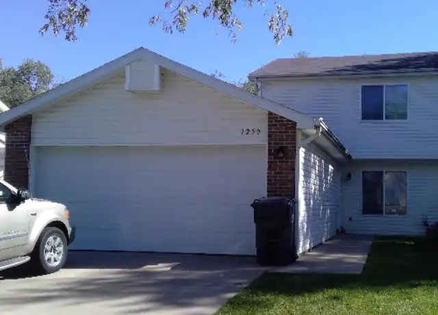 Property at 1240 Jonna Ct Unit 1250, Lincoln, NE, 68522, 3 beds, 2 baths, [object Object]