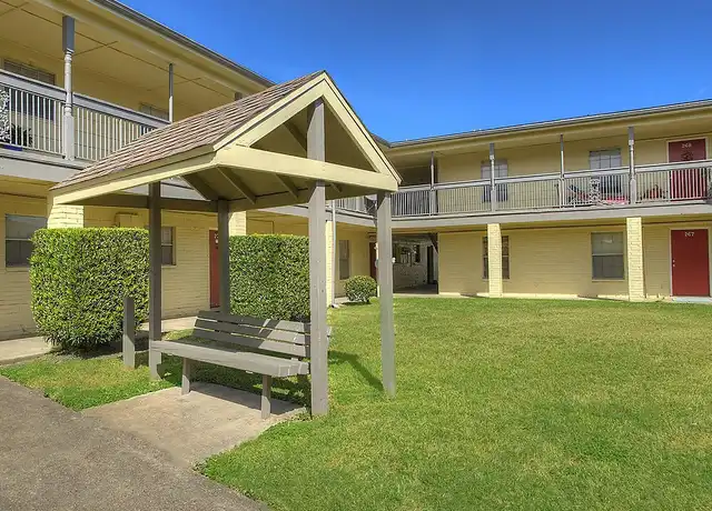 Property at Oaks of Baytown Apartments - 2300 Taft Cir, Baytown, TX, 77520, 1-3 bed, 1-2 bath, [object Object]