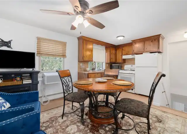 Property at 45 E St, Bristol, RI, 02809, 1 bed, 1 bath, [object Object]