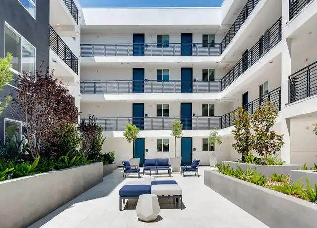 Property at 14540 Erwin St, Van Nuys, CA, 91401, 1-2 bed, 1-2 bath, [object Object]