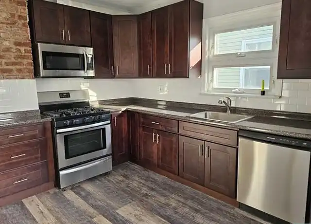 Property at 271 Davis Ave Unit 2, Kearny, NJ, 07032, 2 beds, 1 bath, [object Object]