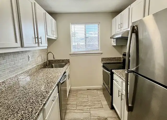 Property at Fernwood Apartments - 44 Camp St, Middletown, CT, 06457, 1-2 bed, 1 bath, [object Object]