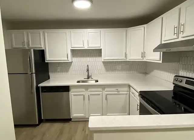 Property at Fernwood Apartments - 44 Camp St, Middletown, CT, 06457, 2 beds, 1 bath, [object Object]