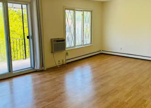 Property at 33-24 255th St Unit 3rd Floor, Flushing, NY, 11363, 3 beds, 1.5 baths, [object Object]