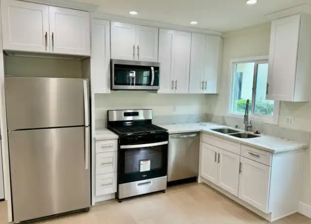 Property at 600 E Garfield Ave Unit 9, Glendale, CA, 91205, 2 beds, 1 bath, [object Object]