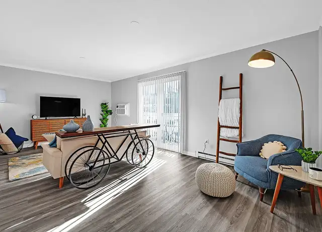 Photo of 22 Yorkshire Ter, Shrewsbury, MA 01545