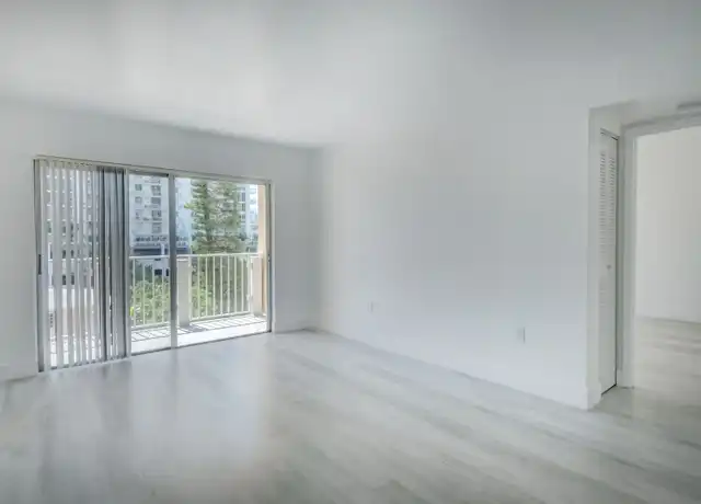 Property at 435 NE 23rd St Unit 504, Miami, FL, 33137, 1 bed, 1 bath, [object Object]