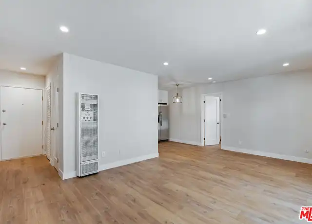 Property at 2232 W 24th St Unit 209, Los Angeles, CA, 90018, 3 beds, 2 baths, [object Object]