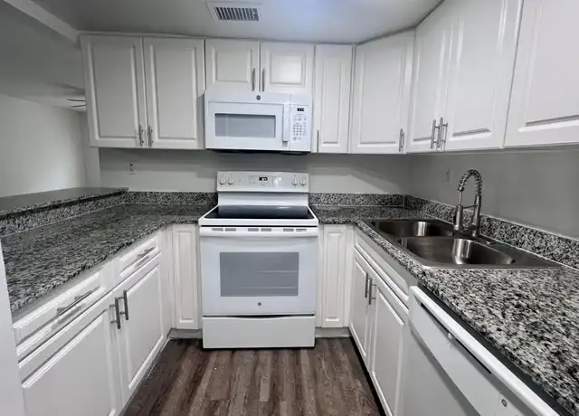 Property at 17350 NW 68th Ave Unit 400-108, Hialeah, FL, 33015, 1 bed, 1 bath, [object Object]