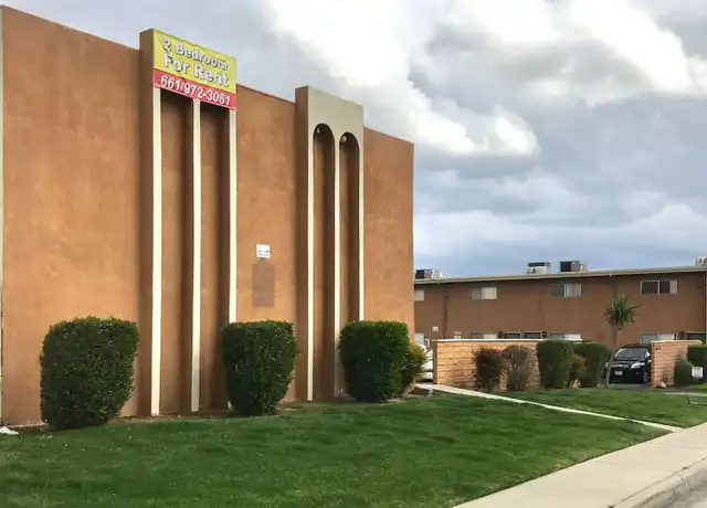 Property at 3600 N Chester Ave Unit 12-B, Bakersfield, CA, 93308, 2 beds, 1 bath, [object Object]