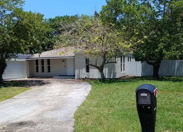 Property at 17131 SW 85th Ave, Palmetto Bay, FL, 33157, 4 beds, 2 baths, [object Object]