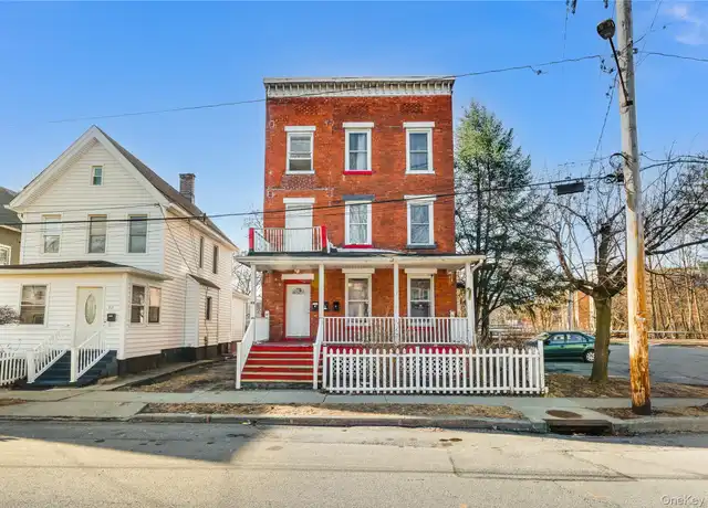 Property at 94 Winnikee Ave Unit 1, Poughkeepsie, NY, 12601, 3 beds, 1 bath, [object Object]