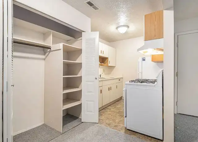 Property at Waverly Park Apartments - 4030 Hartford Rd, Lansing, MI, 48911, 1-2 bed, 1 bath, [object Object]