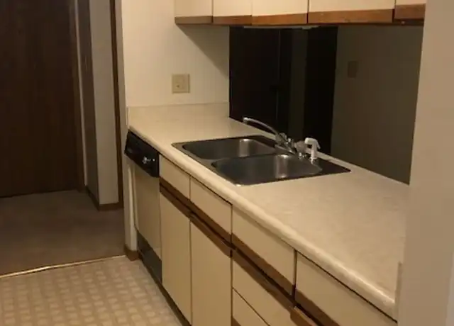 Property at 920 Benton Dr Unit 910-33, Iowa City, IA, 52246, 2 beds, 1 bath, [object Object]