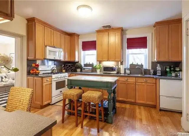Property at 26 Ledge Ave, New Canaan, CT, 06840, 1 bed, 1.5 baths, [object Object]