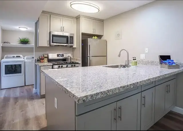 Photo of 300 Bel Air Dr, Vacaville, CA 95687