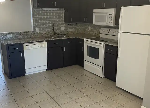 Property at 1800 Treehouse Trl Unit B, College Station, TX, 77845, 2 beds, 2 baths, [object Object]