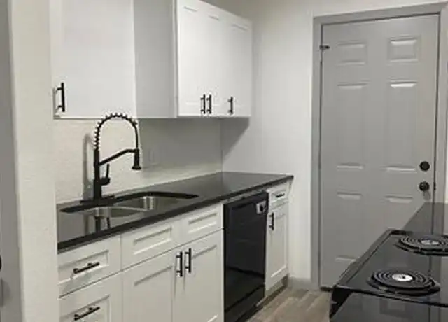 Property at 226 W Lake Ave Unit 226, Sherman, TX, 75090, 2 beds, 1 bath, [object Object]