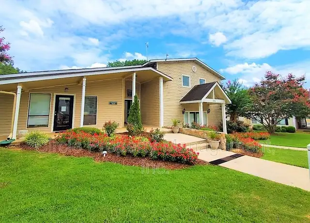 Property at 2021 Highridge Dr SW Unit 3G, Huntsville, AL, 35802, 2 beds, 1.5 baths, [object Object]