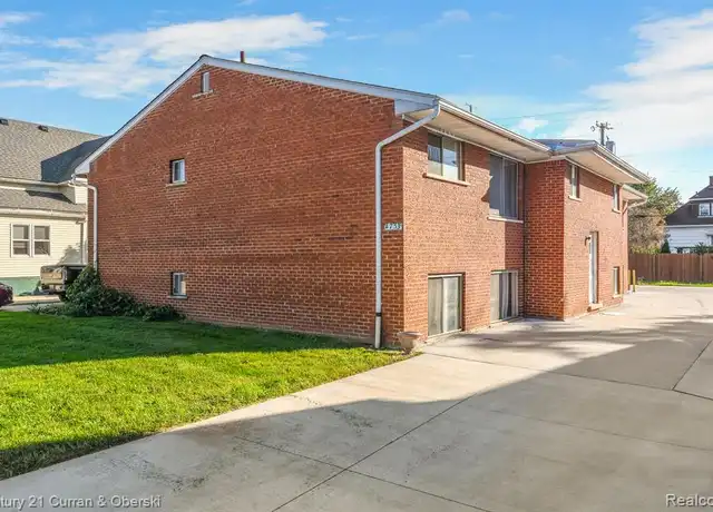 Property at 2753 10th St Unit 3, Wyandotte, MI, 48192, 1 bed, 1 bath, [object Object]