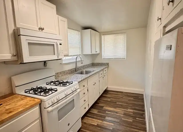 Property at 2030 15th Ave, Sacramento, CA, 95822, 2 beds, 1 bath, [object Object]