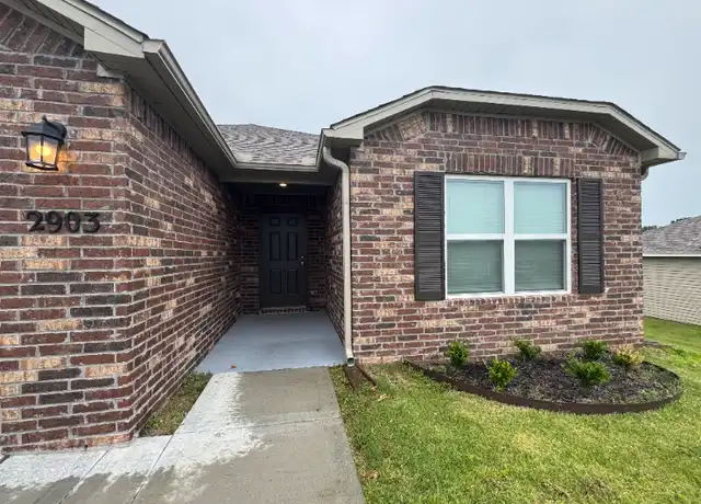 Property at 2903 W McLaren Dr, Fayetteville, AR, 72704, 4 beds, 2.5 baths, [object Object]