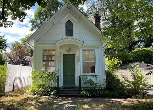 Property at 44 Cedar St, Stony Brook, NY, 11790, 2 beds, 1 bath, [object Object]