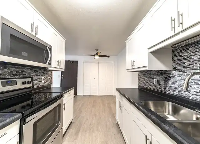 Property at Chestnut Hills Apartments - 2487 Chestnut Hills Dr, Kalamazoo, MI, 49009, 2 beds, 1 bath, [object Object]