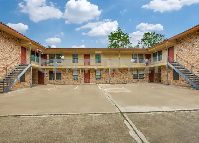 Property at 1108 N Elm St Unit 6, Denton, TX, 76201, 2 beds, 1.5 baths, [object Object]