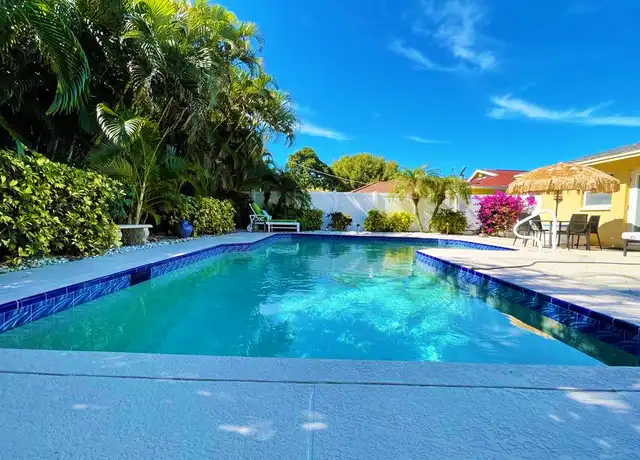 Property at 572 105th Ave N, Naples, FL, 34108, 3 beds, 2 baths, [object Object]