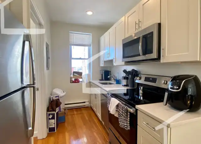 Property at 6 Cleveland Pl, Boston, MA, 02113, 2 beds, 1 bath, [object Object]