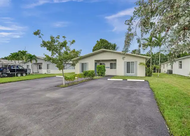 Property at 829 SW 14th St, Fort Lauderdale, FL, 33315, 3 beds, 2 baths, [object Object]