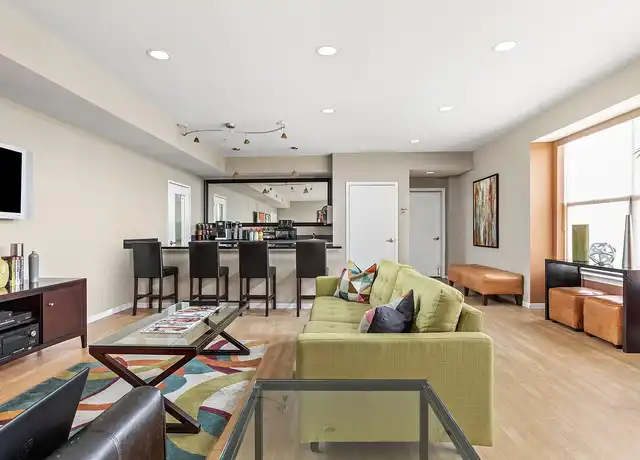 Property at Kings Landing Apartments - 618 N New Ballas Rd, Creve Coeur, MO, 63141, 1 bed, 1 bath, [object Object]