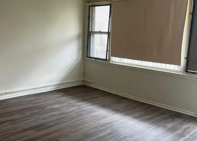 Property at 1634 E 74th Pl Unit 8, Chicago, IL, 60649, 1 bed, 1 bath, [object Object]