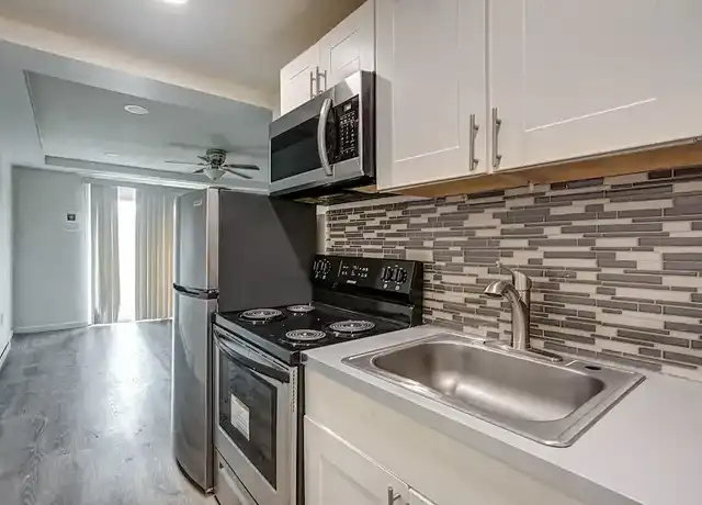 Property at Hillcrest Apartments - 17 Highland Ave, West Springfield, MA, 01089, 0 beds, 1 bath, [object Object]