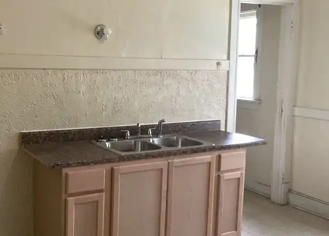 Property at 2903 N 17th St Unit 2903 lower, Milwaukee, WI, 53206, 3 beds, 1 bath, [object Object]