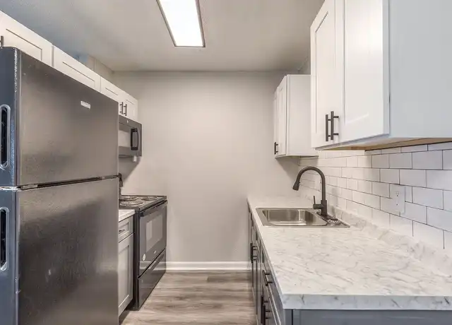 Property at Crossings at Midtown - 5555 E 47th Pl, Tulsa, OK, 74135, 1-2 bed, 1 bath, [object Object]