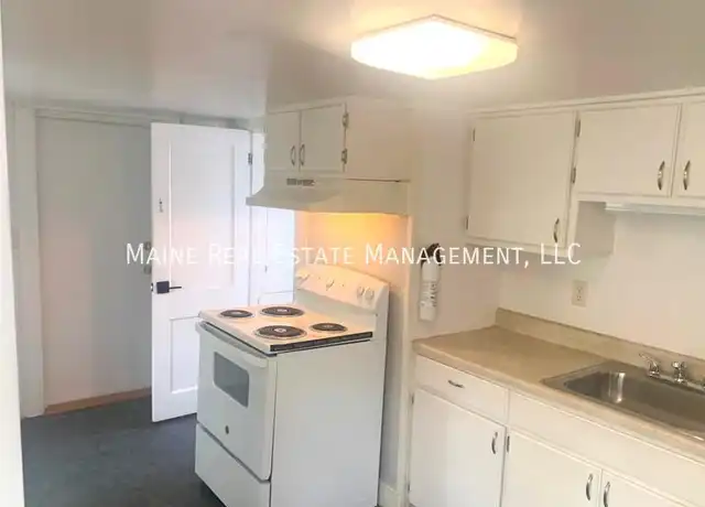 Property at 36 Fremont St Unit 3, Bangor, ME, 04401, 2 beds, 1 bath, [object Object]
