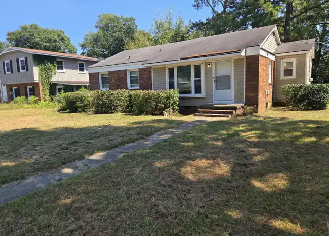 Property at 1829 Inverness Dr, Fayetteville, NC, 28304, 3 beds, 1 bath, [object Object]