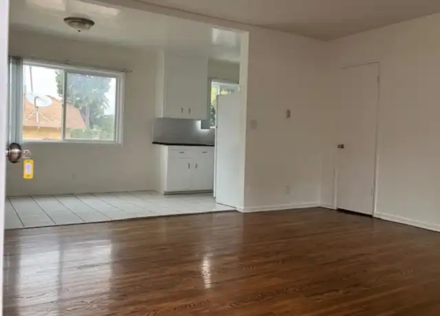 Property at 1455 24th St Unit 11, Santa Monica, CA, 90404, 1 bed, 1 bath, [object Object]