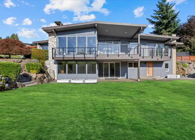 Property at 9 Maple Ln, Mercer Island, WA, 98040, 4 beds, 3.5 baths, [object Object]