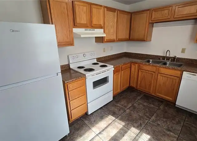 Property at 10 Yorkshire Ln, Belleville, IL, 62221, 1 bed, 1 bath, [object Object]