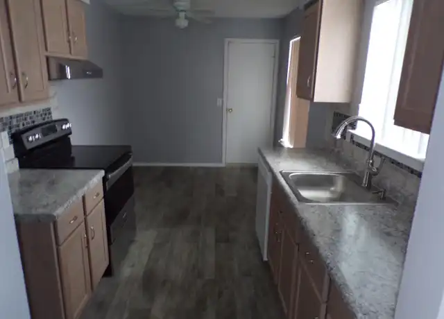 Property at 3442 Heritage Pkwy, Dearborn, MI, 48124, 2 beds, 1 bath, [object Object]